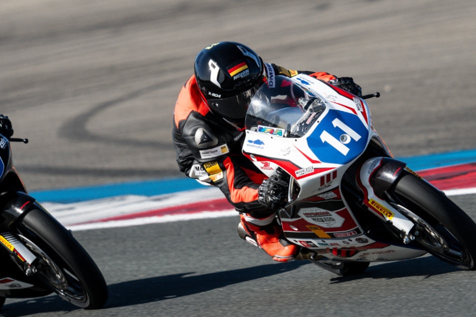 A toda velocidad con sentido común: la joven promesa Robin Siegert (14) en misión en casa en el Sachsenring