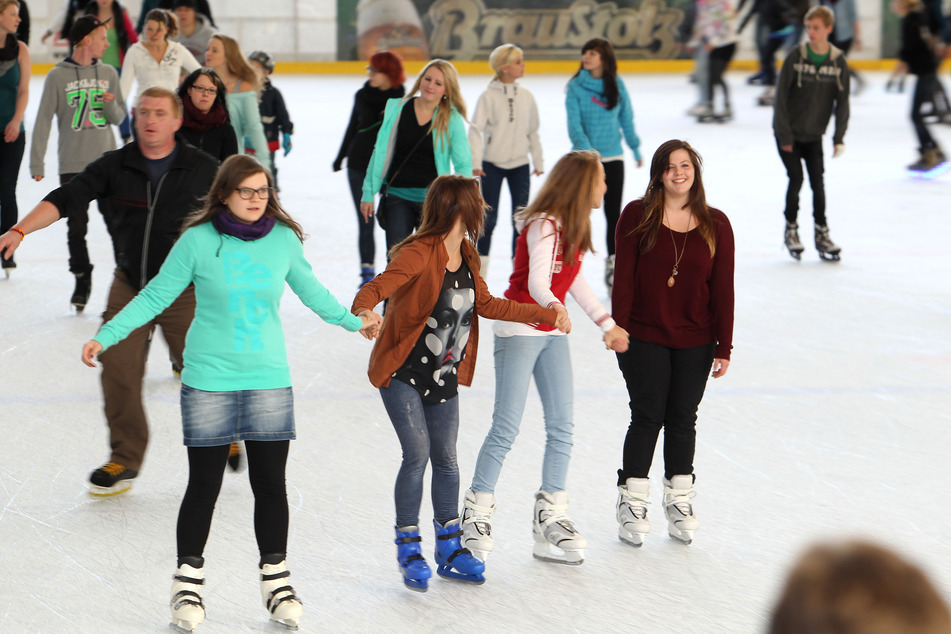 Im Chemnitzer Eissportzentrum findet das Winterfest statt.