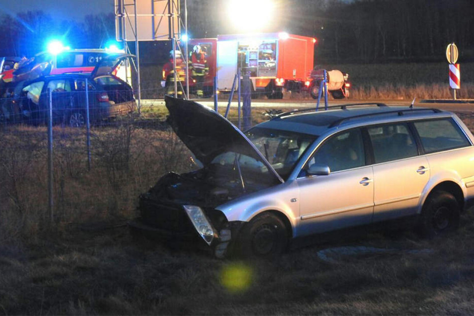 Beide Autos wurden bei dem Crash schwer beschädigt.