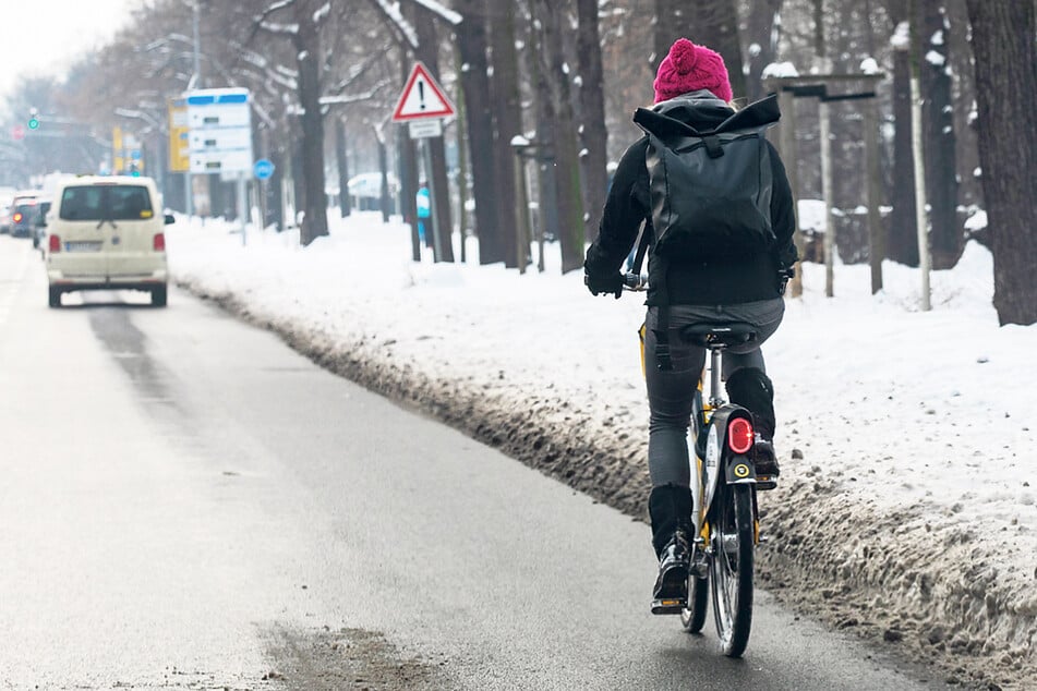 Schnee und Eis machen es Radfahrern derzeit schwer. Nächsten Winter soll es besser werden.