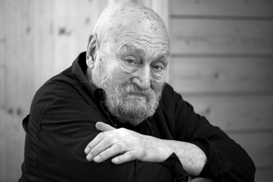 Der deutscher Schauspieler Rolf Hoppe, aufgenommen in seinem Haus.