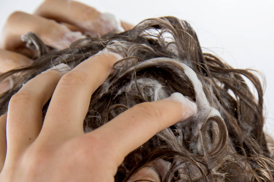 Shampoo muss schäumen - das sind die Leute zumindest gewohnt. (Symbolbild)