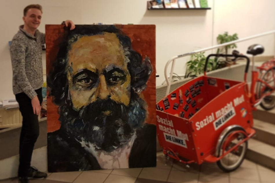 Linken-Politiker erhält gestohlenes Marx-Gemälde zurück