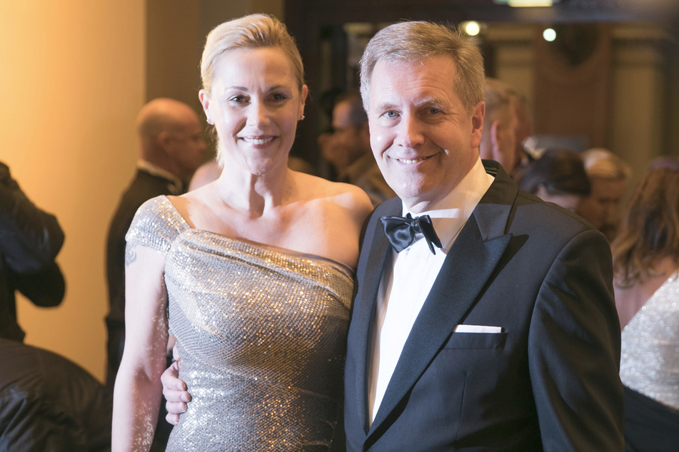 Ex-Bundespräsident Christian Wulff (63) soll zum dritten Mal seine Ex-Frau Bettina (49) geheiratet haben.
