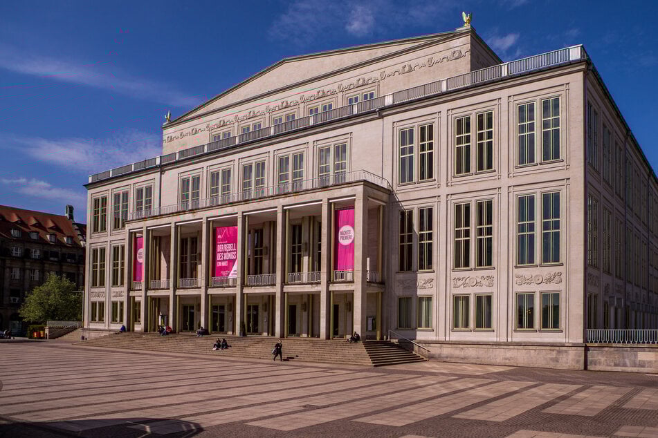 Zu den weiterhin geschlossenen Bühnenhäusern gehört auch die Leipziger Oper. Bis mindestens nach Ostern wird hier keine Vorstellung stattfinden. (Archivbild)