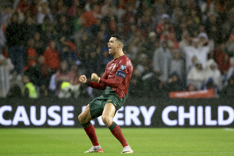 Cristiano Ronaldo (38) hatte allen Grund zum Jubeln: er sorgte mit zwei Toren ebenfalls für die EM-Quali seines Landes Portugal.