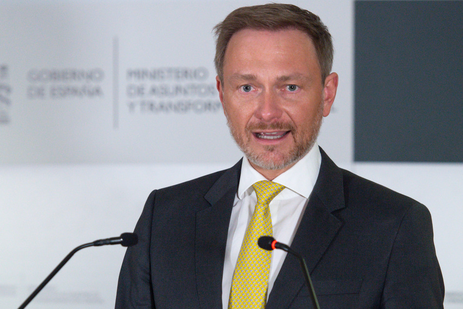 Bundesfinanzminister Christian Lindner (43, FDP) will die Spritpreise durch einen "Tank-Rabatt" senken.