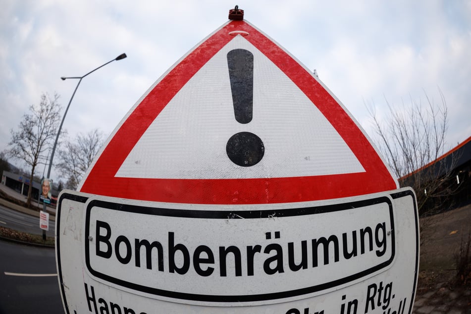 In Düsseldorf ist am Mittwochabend (27. Mai) eine Artilleriegranate entschärft worden. (Symbolbild)