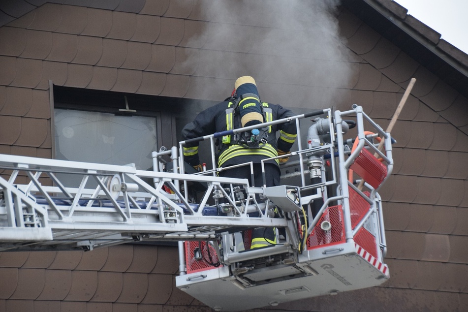 Die Feuerwehr im nordbadischen Ketsch wurde zu einem Wohnungsbrand gerufen.