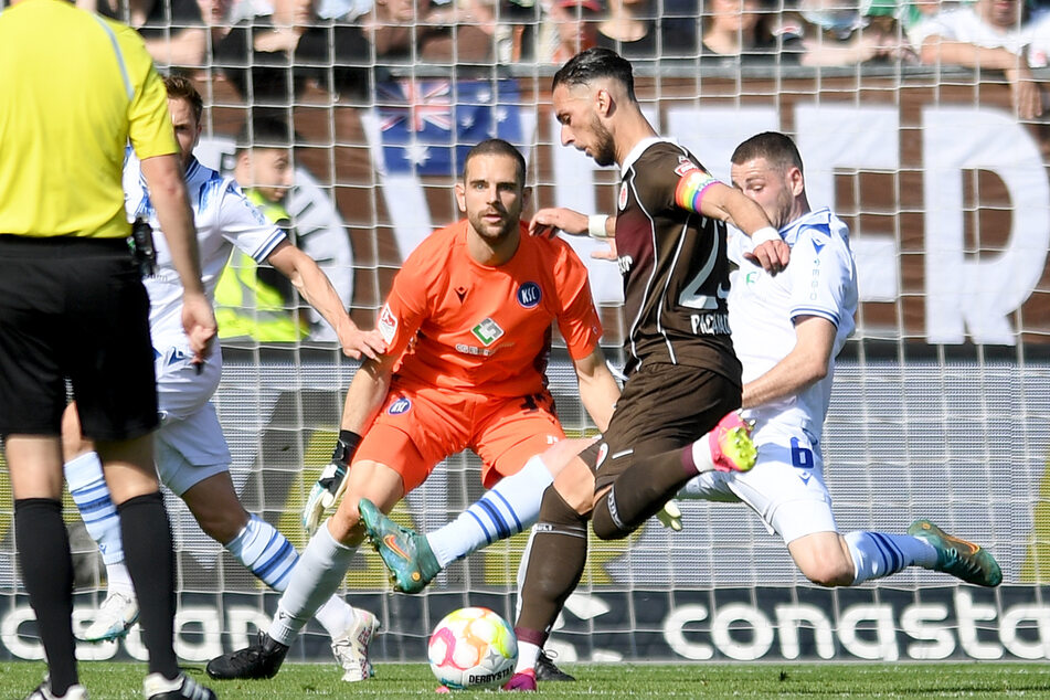 In seinem letzten Spiel für den FC St. Pauli erzielte Leart Paqarada (28, M) in der vergangenen Saison am 34. Spieltag den 1:1-Ausgleichstreffer gegen den KSC.