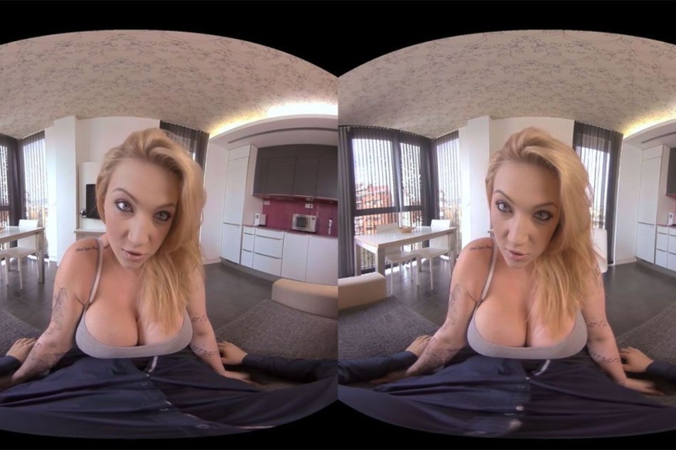 Mit der Virtual-Reality Brille wirken Pornos wesentlich realistischer. 