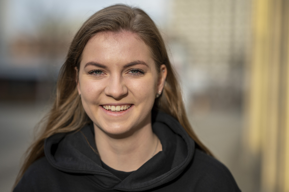 Johanna Förster (19) aus Chemnitz. Die Kellnerin unterstützt die 2G-plus-Regel.
