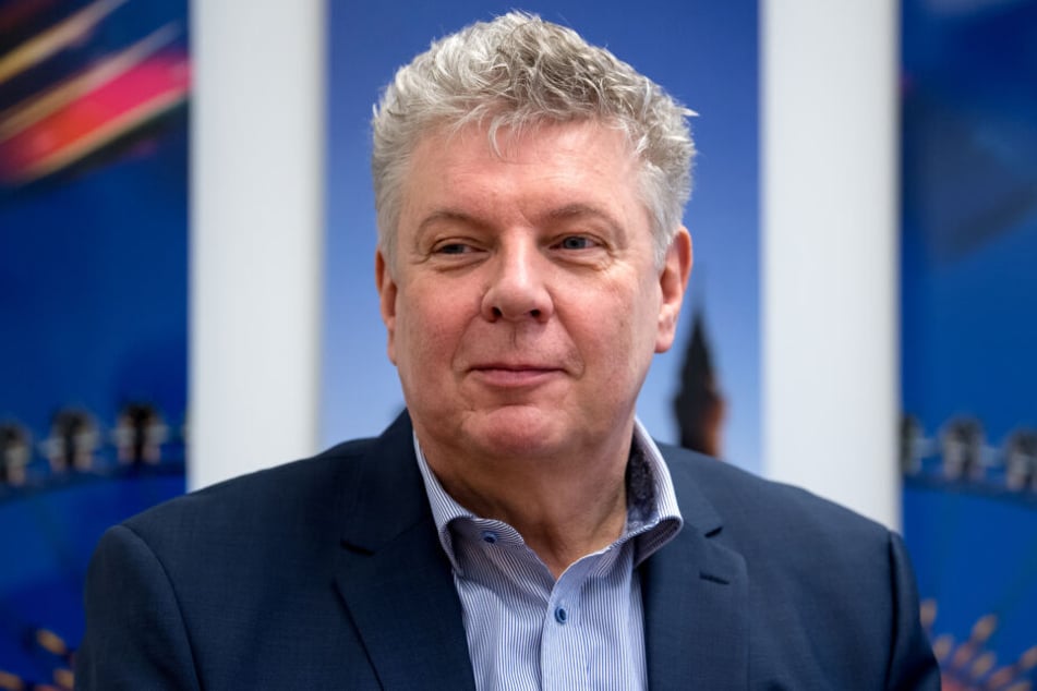 Dieter Reiter (SPD), Oberbürgermeister der Stadt München, freut sich über die Freibad-Eintrittspreise. (Archivbild)
