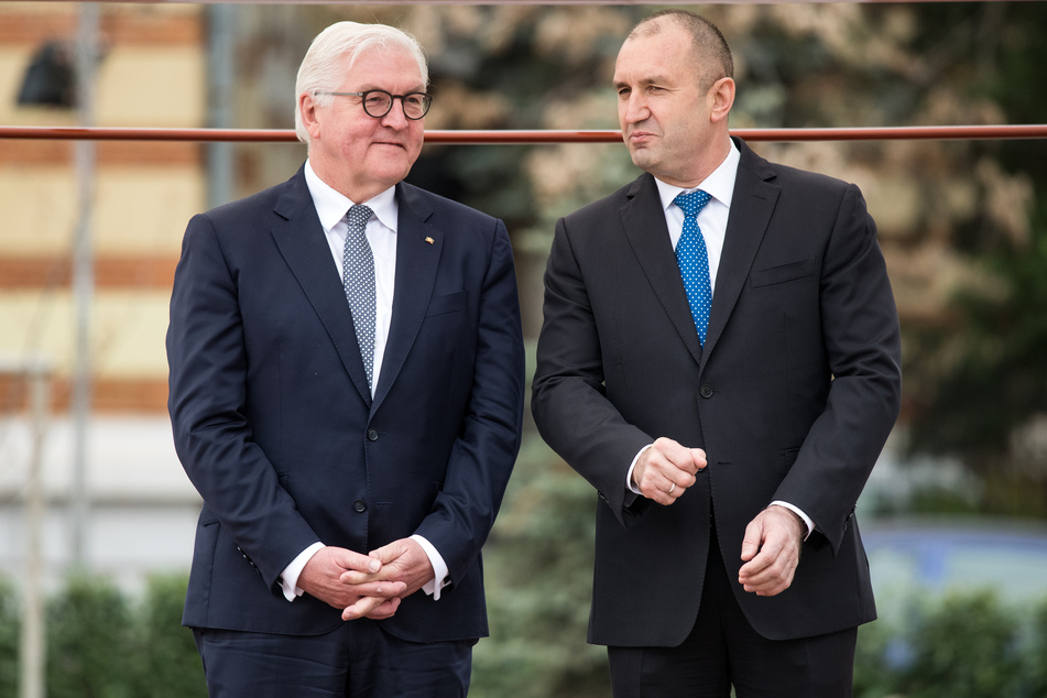 Rumen Radew (r.), der Präsident von Bulgarien, hat sich offenbar nicht mit dem Coronavirus infiziert.