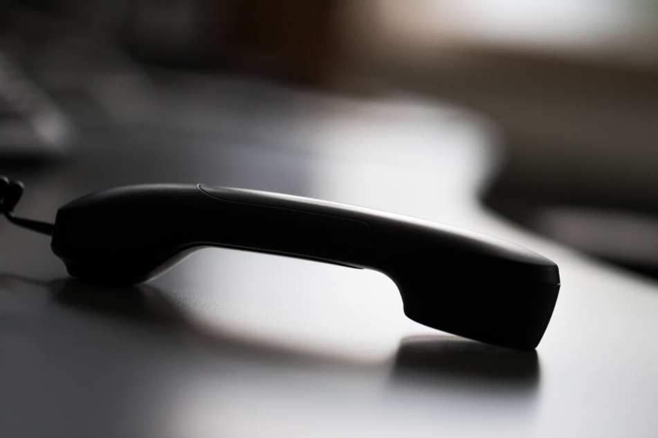 Der Mann schöpfte am Telefon keinen Verdacht. (Symbolbild)