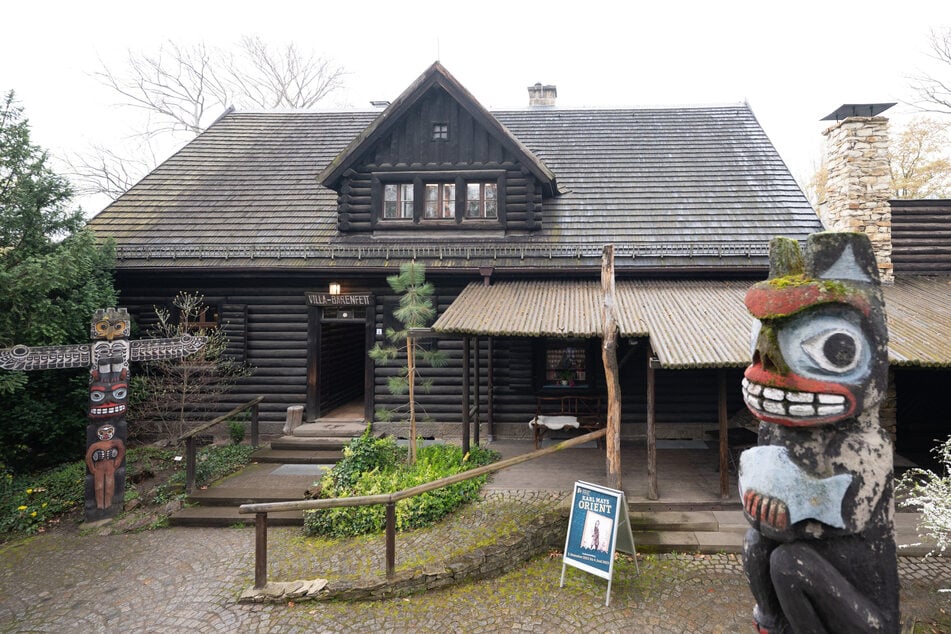 Ihr dürft euch über eine spannende Führung im Karl-May-Museum freuen - mit dem Hausherren höchstpersönlich!