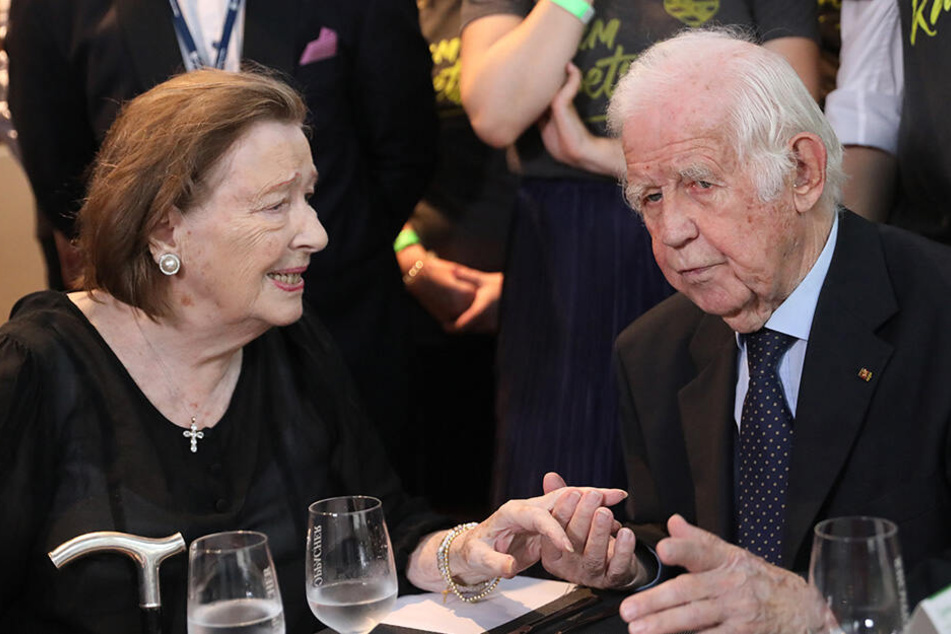 Kurt Biedenkopf (89, CDU) mit seiner Frau Ingrid.