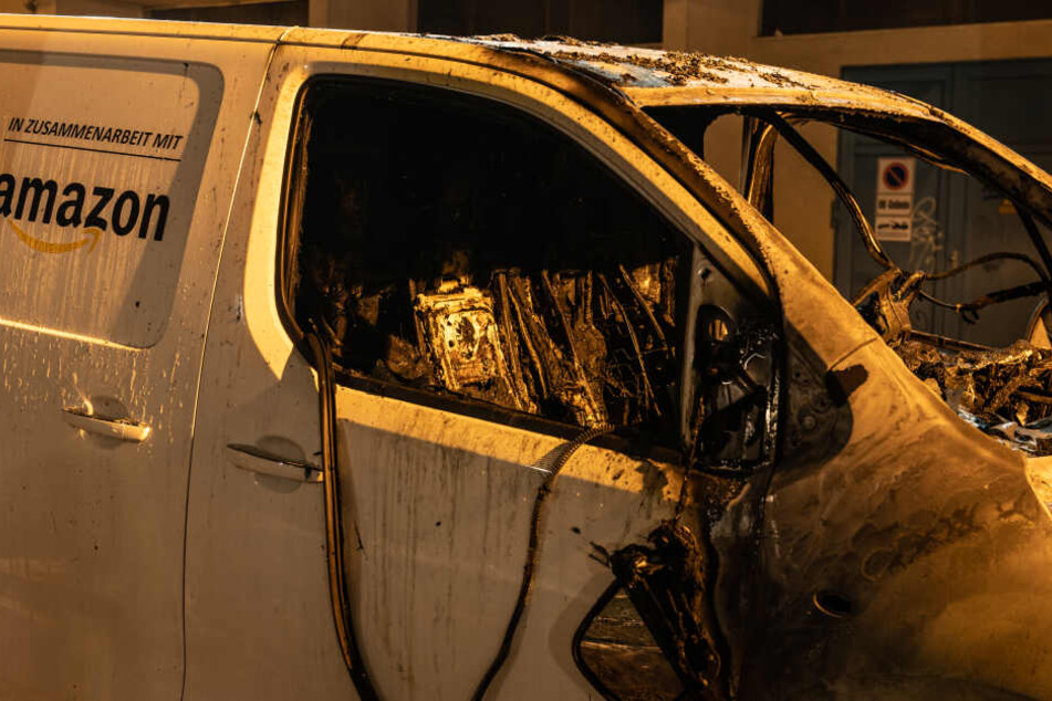 An mehreren Orten in Berlin wurden Autos in Brand gesteckt.
