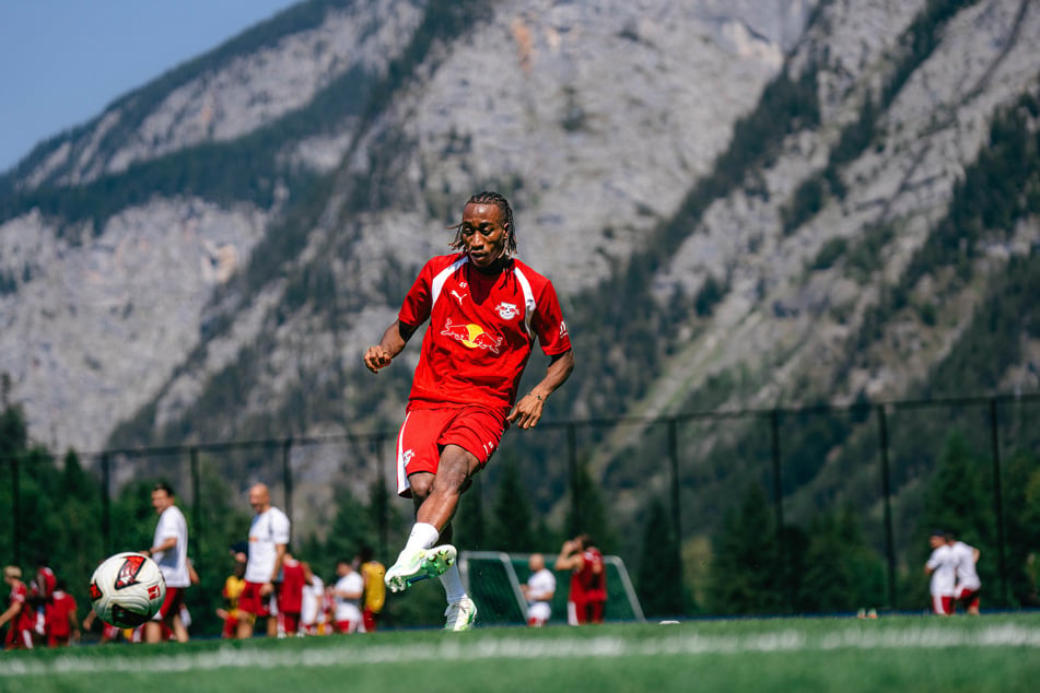 Trotz seiner Ankunft im Trainingslager ist ein Verbleib von Yan Diomande bei RB Leipzig eher unwahrscheinlich.