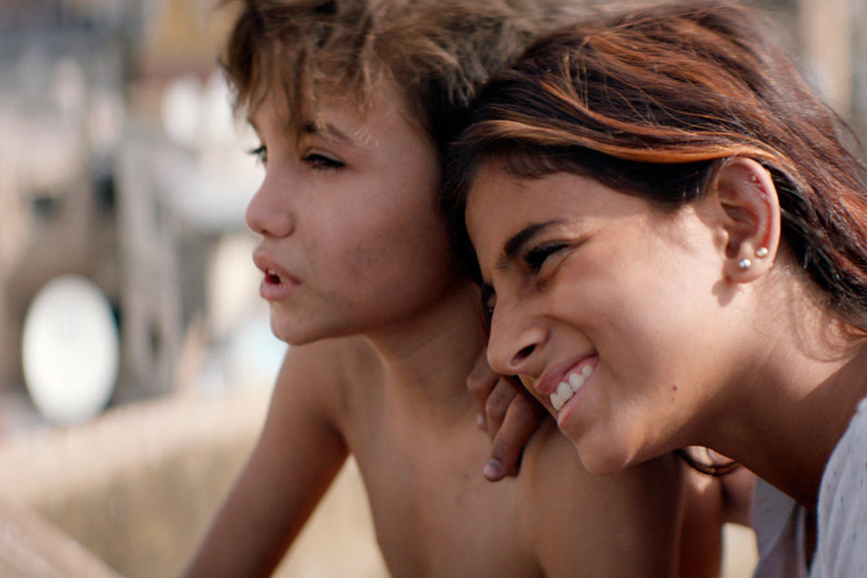 Zain (l., Zain Al Rafeea) mit seiner Schwester Sahar (Cedra Izam).