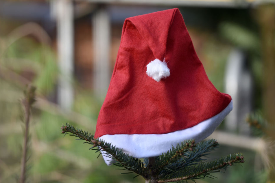 Weihnachtsmütze auf und rein ins Vergnügen. Neben den beiden Events sind auch einige Kneipen in Gütersloh geöffnet. (Symbolbild)