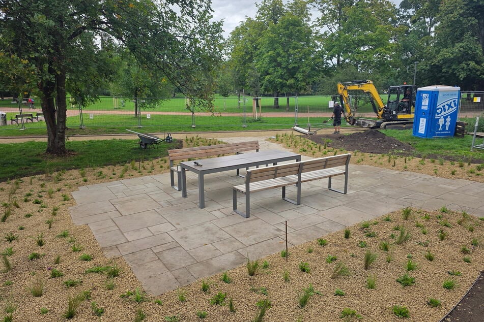 Heute wird die neue "Bank für alle" im Alaunpark eingeweiht.