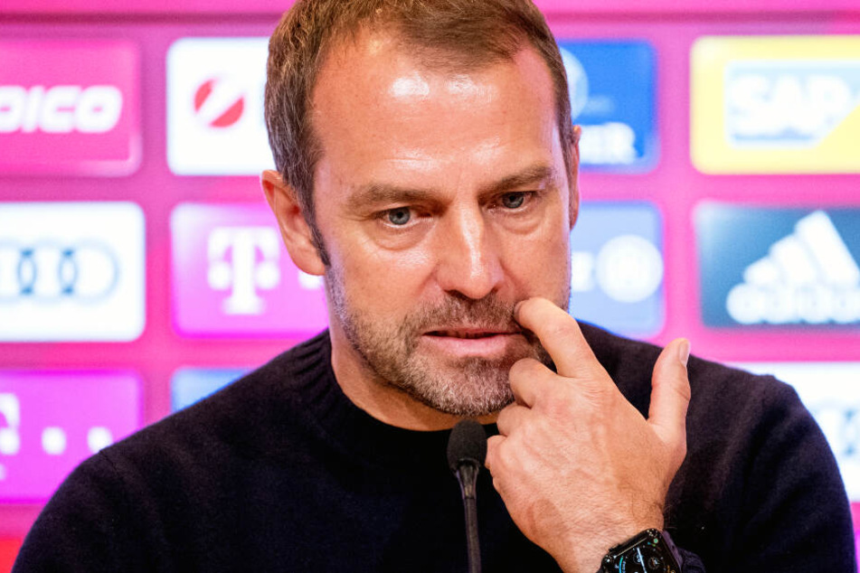 Hansi Flick und seine Spieler vom FC Bayern München müssen in der Bundesliga ran.
