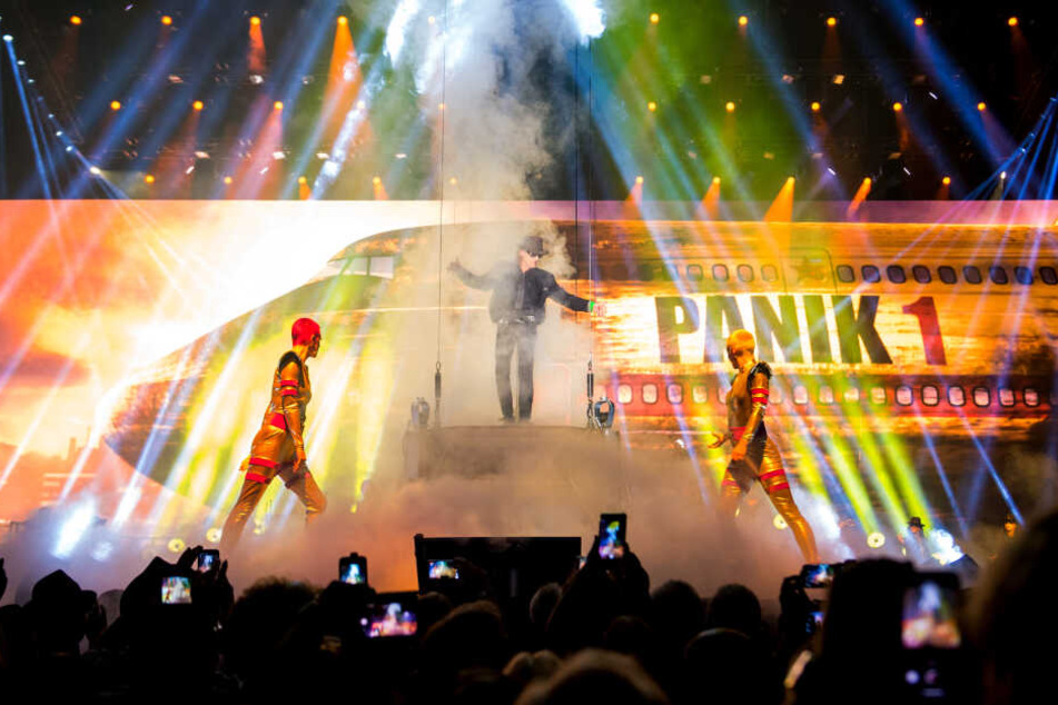 Udo Lindenberg landet in Hamburg mit seiner "Panik-Rakete".