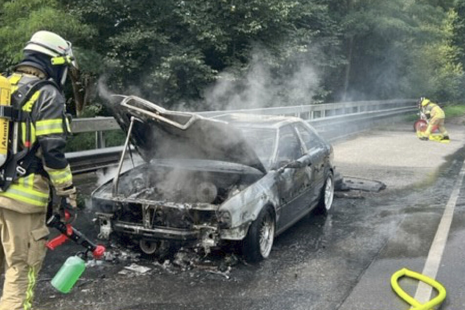 Der Sportwagen wurde bei dem Brand komplett zerstört.