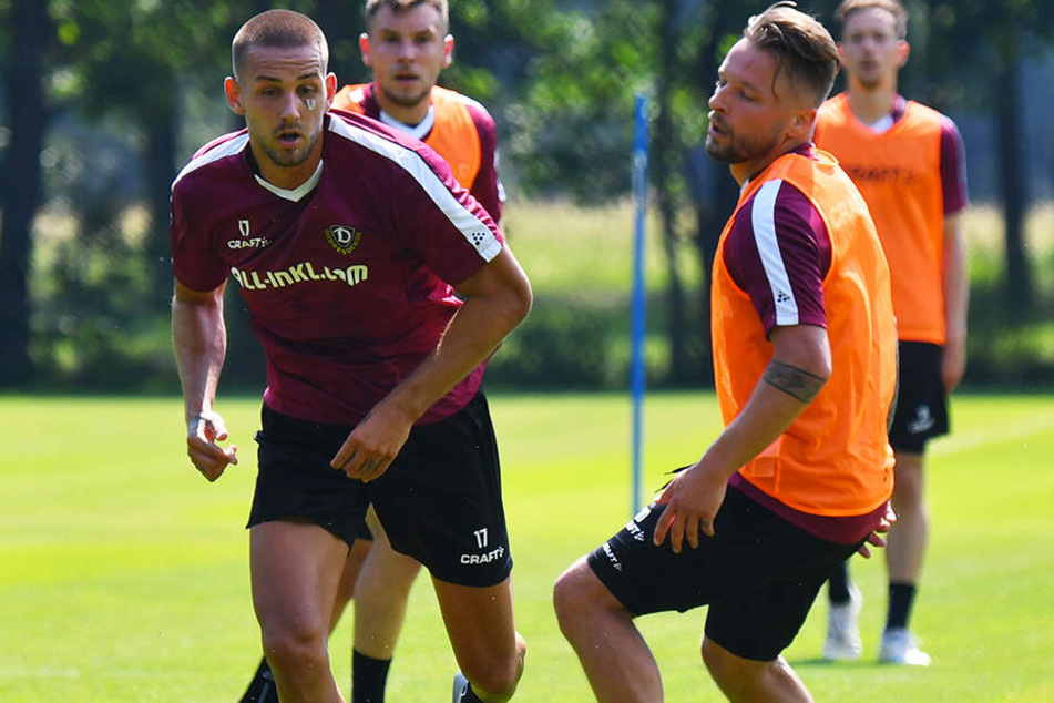 Kam mit Veilchen zum Trainingsauftakt und gab gleich Vollgas: Neuzugang René Klingenburg (l., gegen Patrick Ebert).