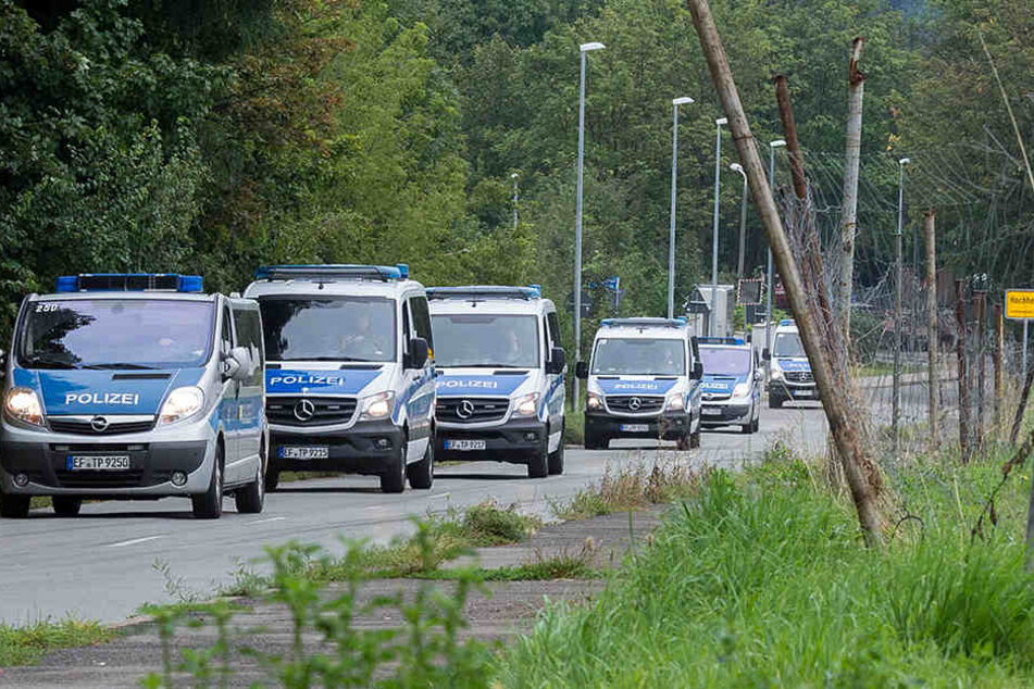 Mit einem Großaufgebot hatte die Polizei nach Hinweisen auf den Täter gesucht.