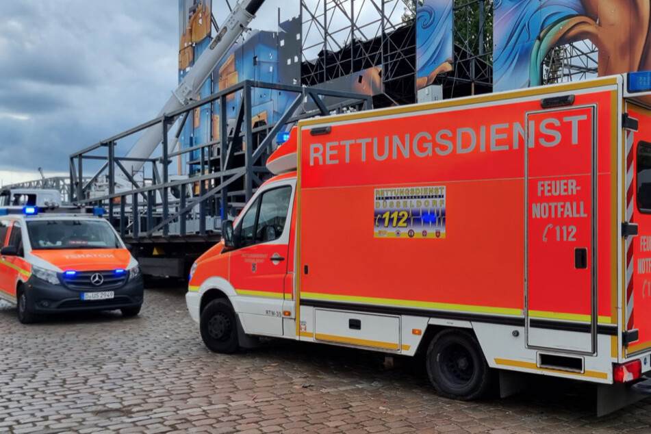 Beim Abbau der Rheinkirmes stürzte am Dienstag ein Mann in die Tiefe.