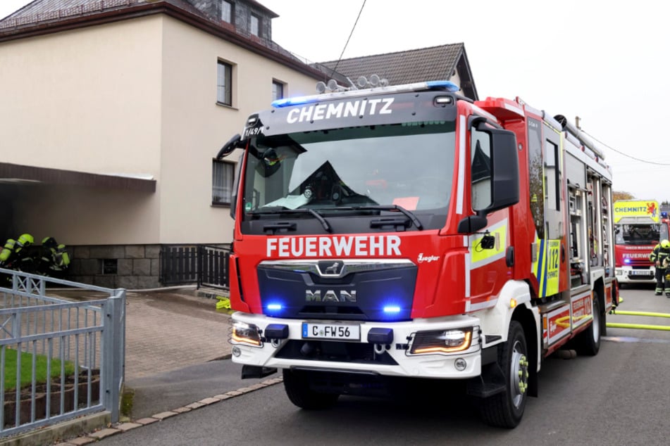 Chemnitz: Feuerwehreinsatz in Chemnitz: Brand im Keller ausgebrochen