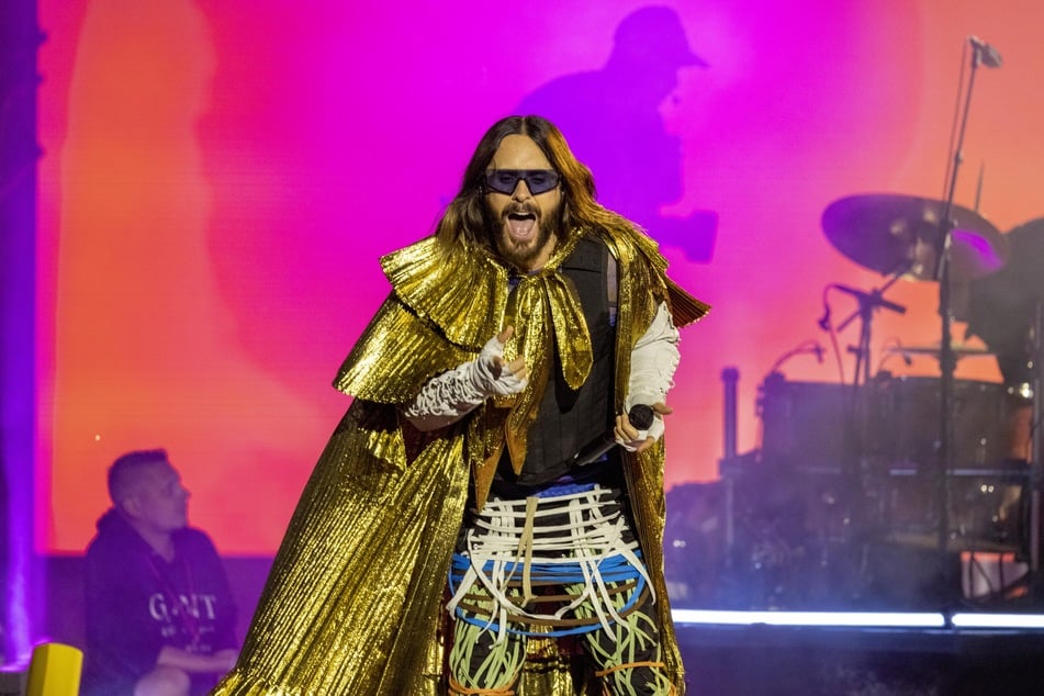 Jared Leto auf der Bühne: Thirty Seconds to Mars begeistern mit energiegeladenen Live-Shows und spektakulärer Performance. (Archivbild)