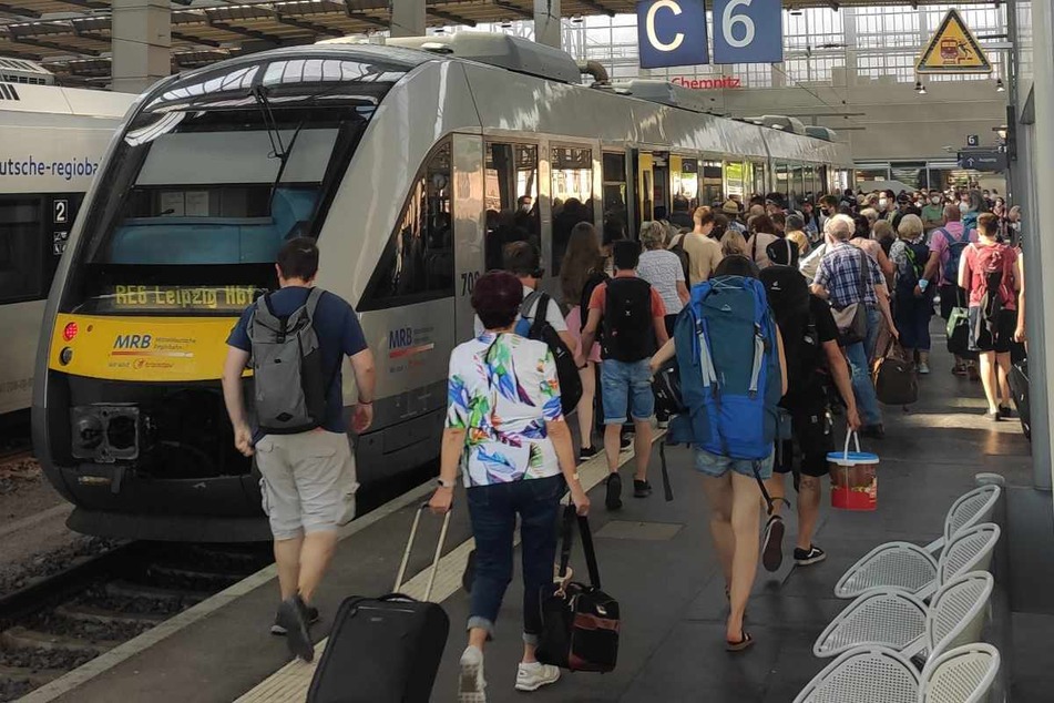 Chemnitz: Wieder Fahrgast-Frust zwischen Chemnitz und Leipzig: Mini-Züge sorgen immer noch für Ärger