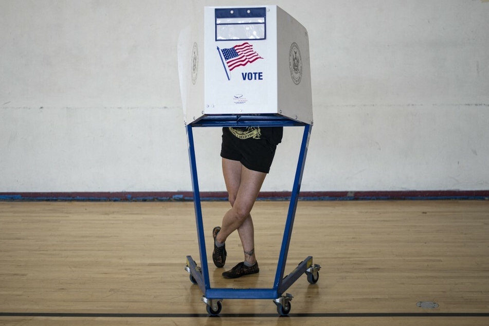 A New York Supreme Court justice has blocked a law that would have expanded municipal voting rights to around 800,000 non-citizens.