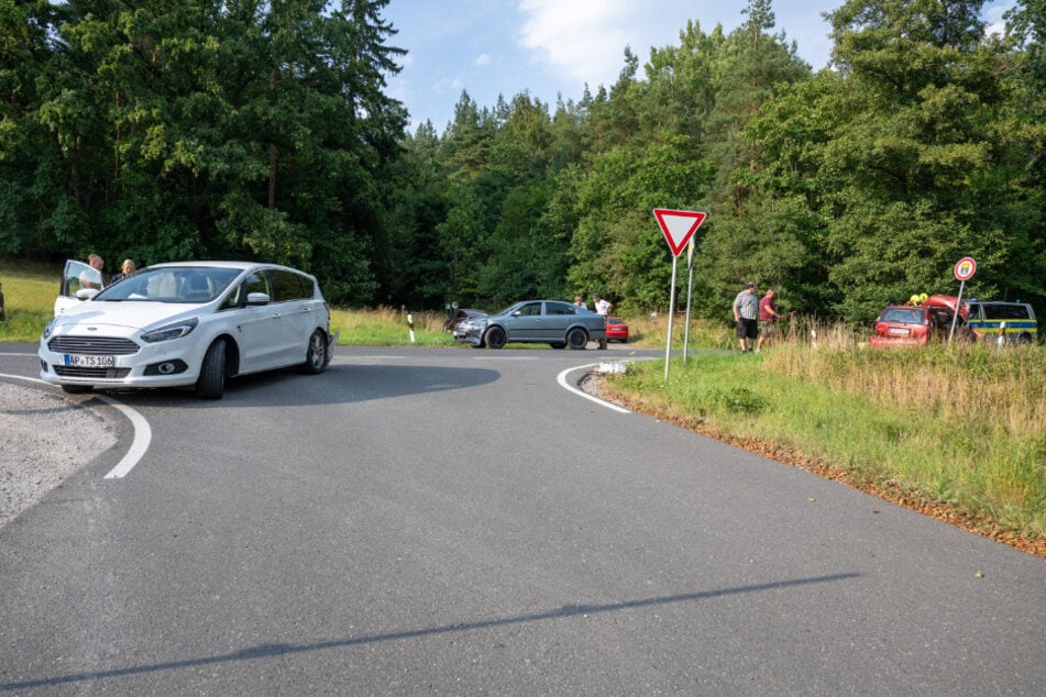 An drei Autos entstand wirtschaftlicher Totalschaden.
