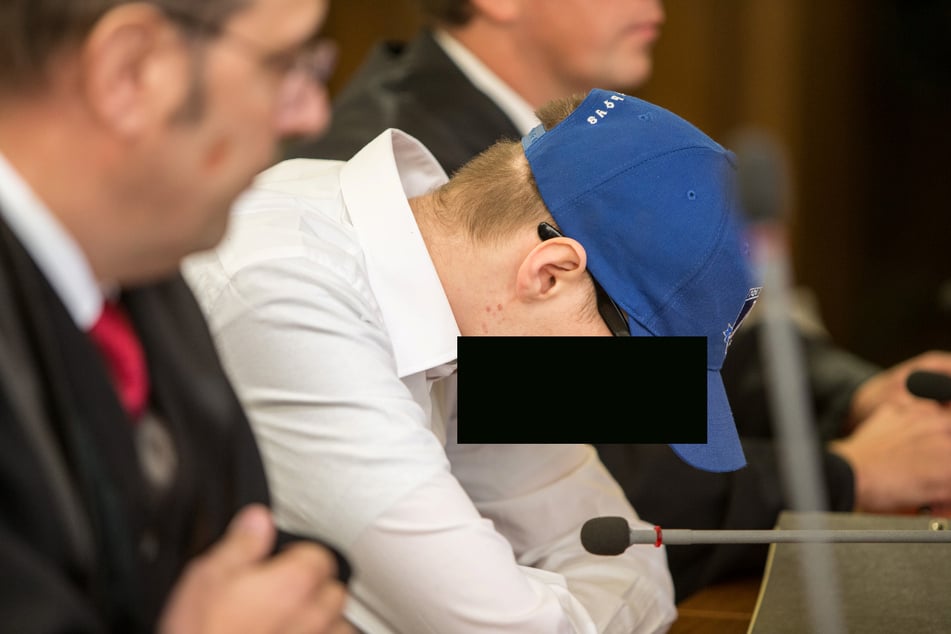 Benjamin H. bei seiner Verurteilung 2012. Im realen Leben war der junge Mann, der bei Aufregung stotterte, ein Außenseiter, der Schule und Ausbildungen abbrach und kaum Sozialkontakte hatte. In seinen Tötungsfantasien fühlte er sich hingegen stark und mächtig.