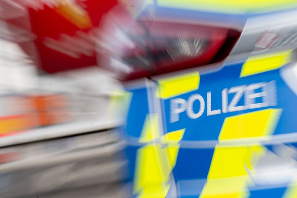 Die schnell hinzugeeilte Polizei konnte drei der vier Täter aufgreifen. (Symbolfoto)