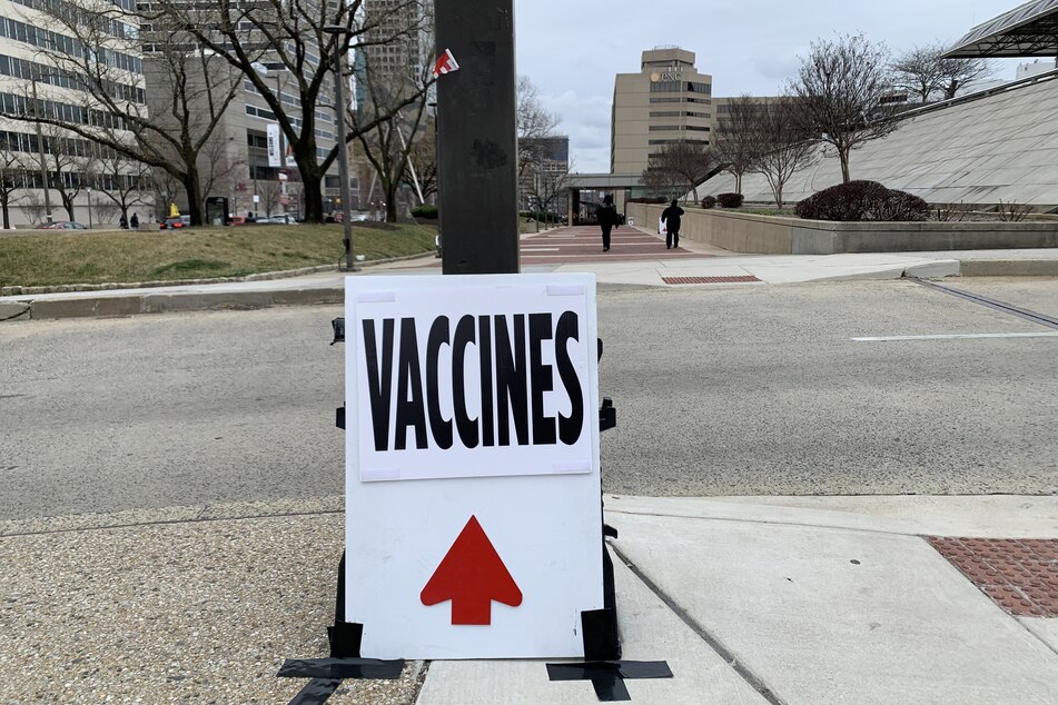 Trotz zahlreicher Anreize und einem großen Vorrat an Impfstoffen haben die USA ein von Präsident Biden (78) gesetztes Impfziel verfehlt.