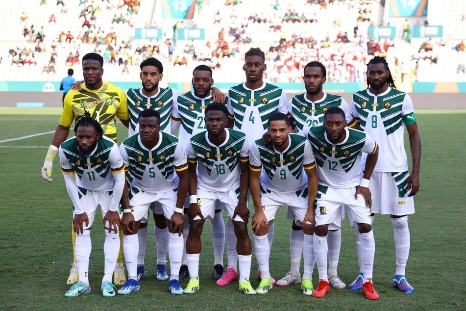 Die Nationalmannschaft Kameruns posiert vor einem Spiel des Afrika-Cups im Januar.