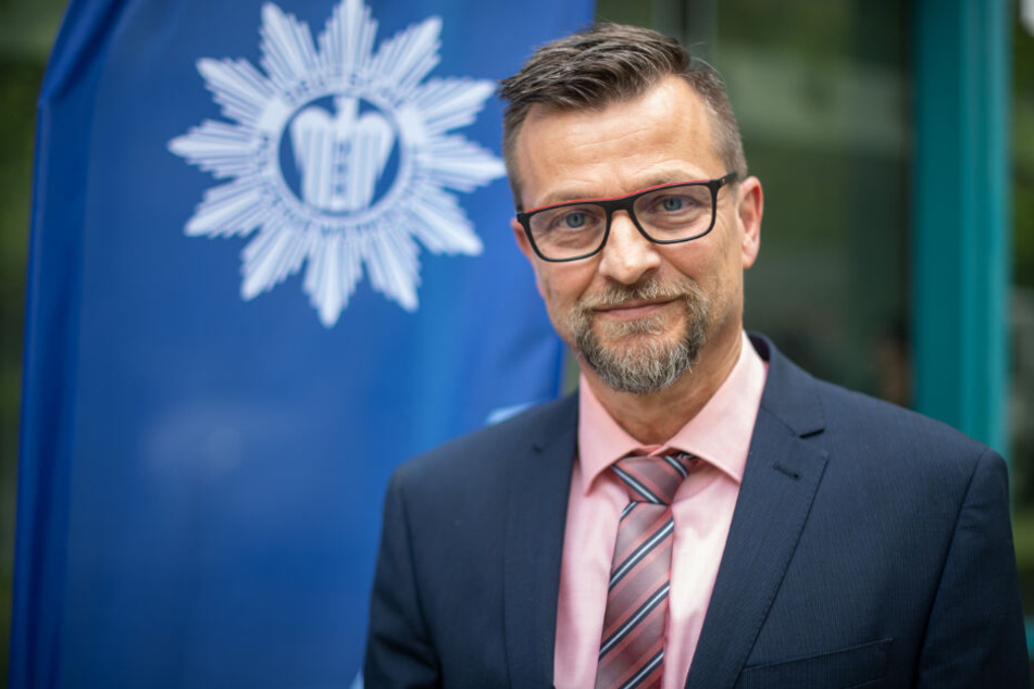 Stefan Pfeiffer, Leiter der Verkehrspolizei Feucht, wurde durch ein Video berühmt, in dem er Gaffer auf wirksame Weise mit ihrem unmöglichen Verhalten konfrontierte.