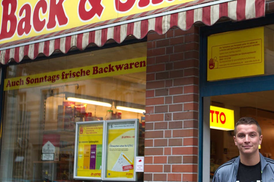 Dieser "Back &amp; Snack"-Shop gehörte dem Influencer, als er sich bei der Quiz-Show bewarb. Nachdem er bekannt wurde, gab er den Laden auf. 