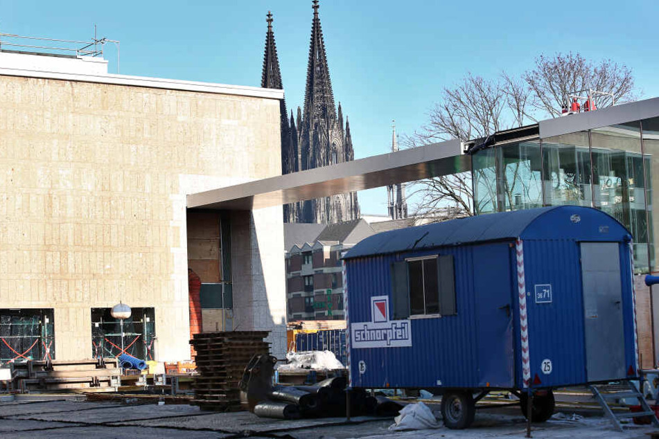 Viele Kölner Großbauprojekte wie die Sanierung der Bühnen werden deutlich teurer als zunächst geplant (Archivbild).