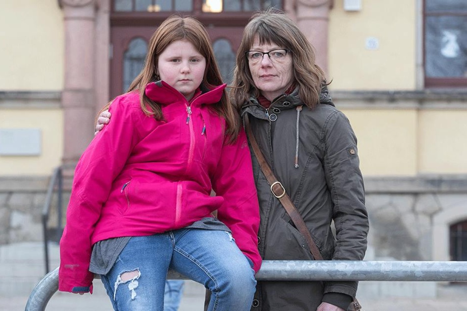 Silke Schäfer (46) sorgt sich um die Lernfortschritte ihrer Tochter Josefine (10).