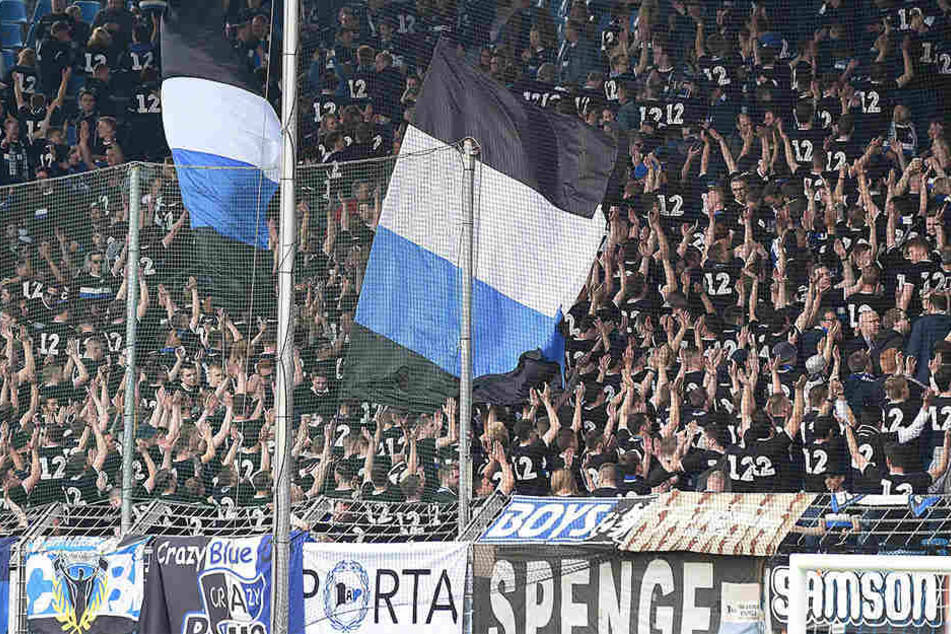 Während des Spiels standen die Fans als 12. Mann hinter ihrer Mannschaft.