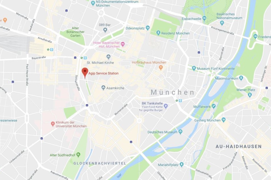 In München ist ein 17-Jähriger schwer verletzt worden. Er kämpft um sein Leben.