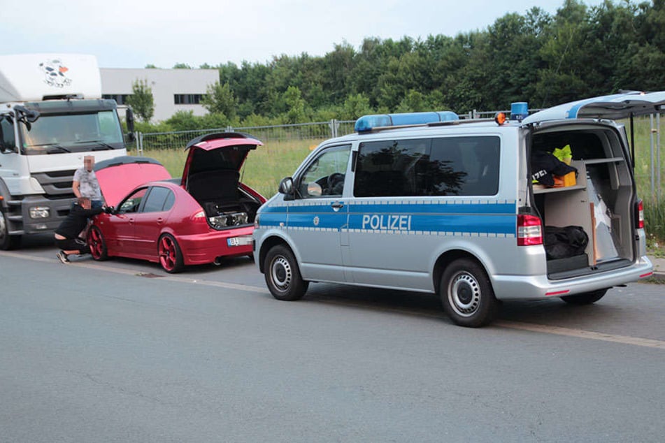 Zu tief und zu laut: Der Fahrer des Seat durfte nicht weiterfahren.