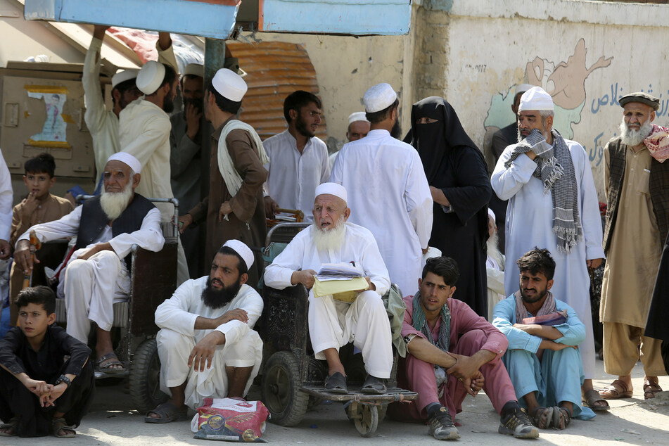 Nach Regierungsangaben leben etwa 4,4 Millionen afghanische Geflüchtete im Land, 1,7 Millionen davon ohne gültige Papiere.