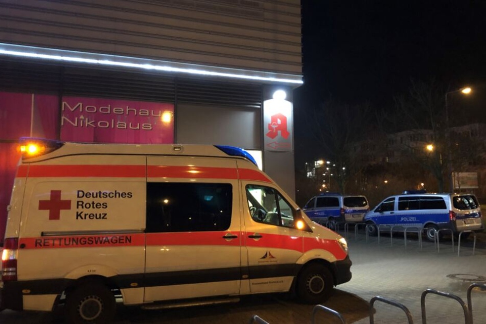 Aufgrund ihrer Verletzung wurde die Jugendliche ins Krankenhaus gebracht.